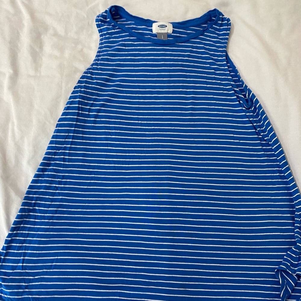 Old Navy T shirt